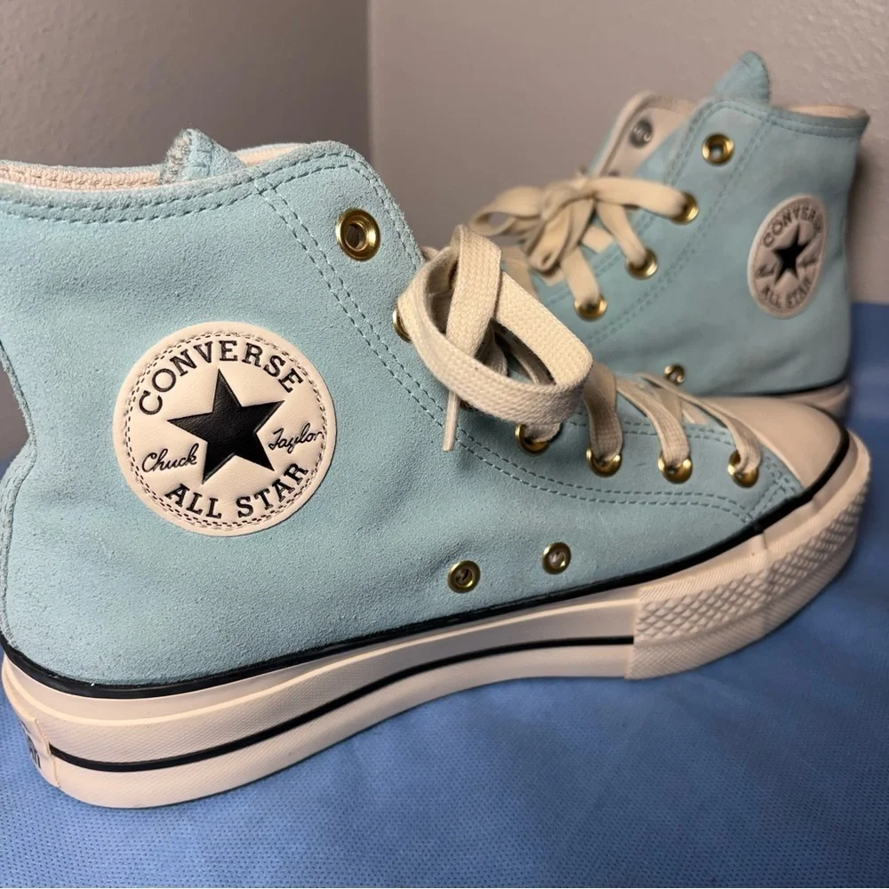 Chuck Taylor All-Star platform high-top sneakers blue suede, like new! Size 8